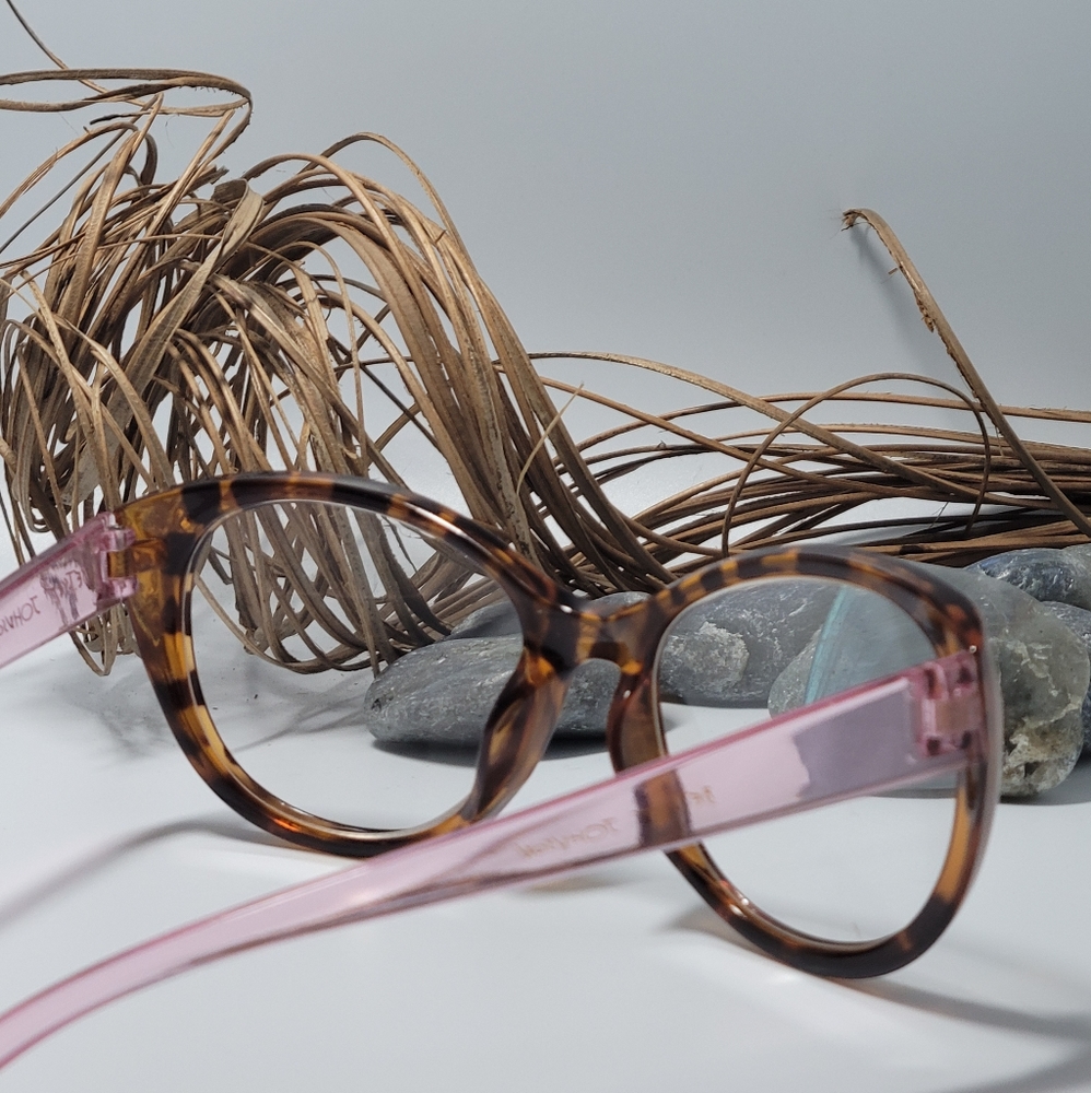 Betsey Johnson Round Cat Reader - Picture 5 of 5